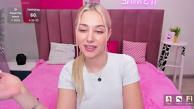 MIla Stunning online show from April 1, 1:30 am