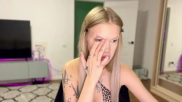 DannSago online show from February 28, 4:39 pm