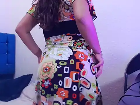 Snapshot of miiia_perez chatting on February 8, 5:49 am miiia perez online show from February 8, 5:49 am