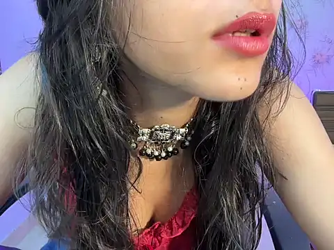 Snapshot of Glossy_Girl chatting on February 20, 2:19 pm Glossy Girl online show from February 20, 2:19 pm