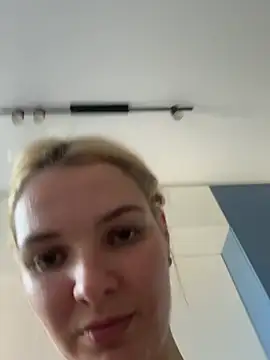 Snapshot of SinLuna_ chatting on June 19, 2:12 pm SinLuna online show from June 19, 2:12 pm