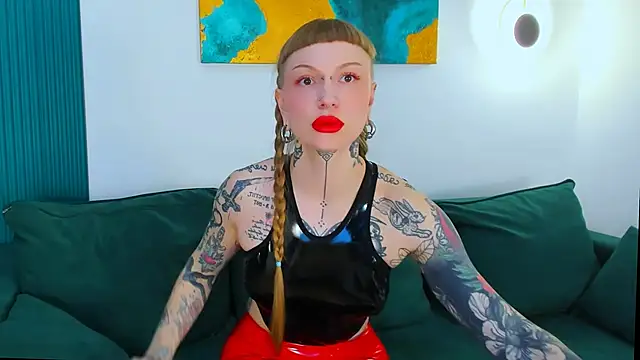 Snapshot of SugarSoot chatting on February 10, 5:28 am SugarSoot online show from February 10, 5:28 am