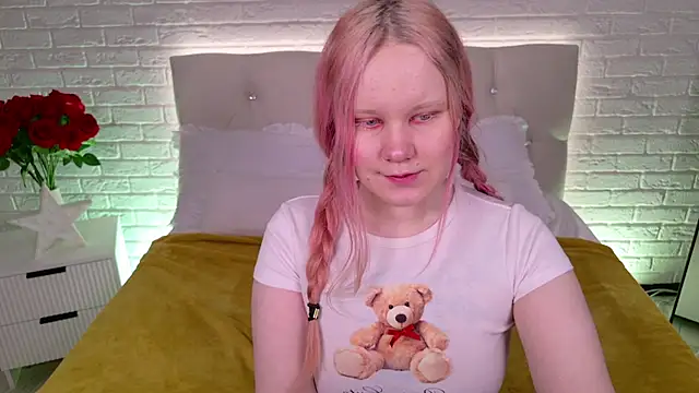 AnnieVibe online show from March 23, 5:35 pm