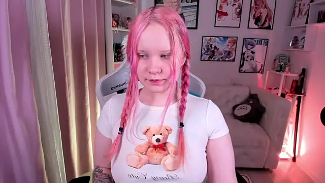 AnnieVibe online show from March 3, 5:31 pm