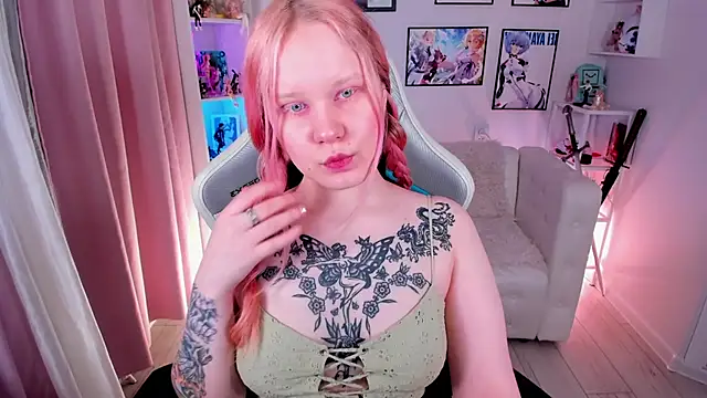 AnnieVibe online show from March 19, 5:46 pm