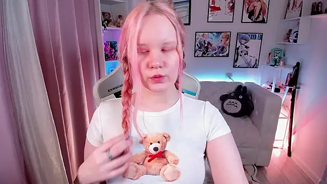 AnnieVibe online show from March 14, 5:41 pm