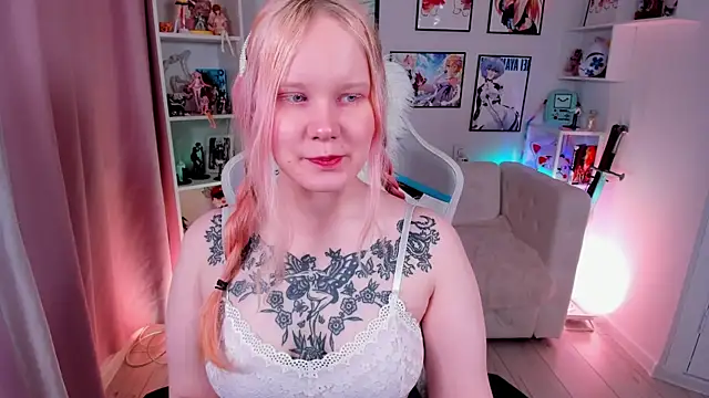 AnnieVibe online show from April 9, 5:41 pm