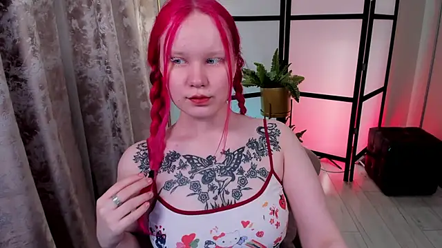 Snapshot of AnnieVibe chatting on May 13, 5:42 pm AnnieVibe online show from May 13, 5:42 pm