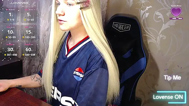 Snapshot of Shiny_Victoria chatting on February 17, 10:34 am Shiny Victoria online show from February 17, 10:34 am