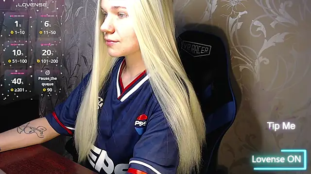 Snapshot of Shiny_Victoria chatting on February 24, 9:10 am Shiny Victoria online show from February 24, 9:10 am