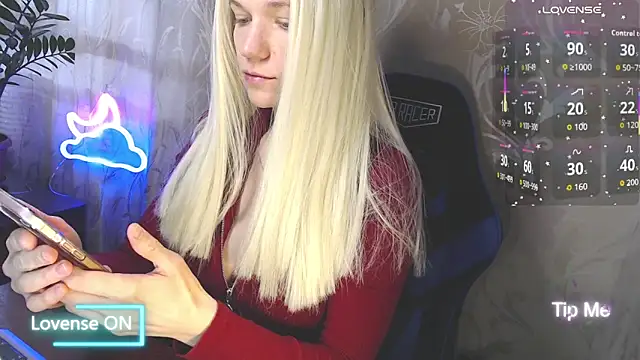 Shiny Victoria online show from April 5, 6:53 am