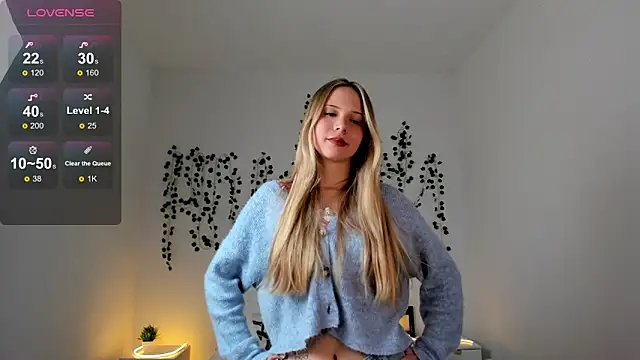 Snapshot of EllyMartinez chatting on February 6, 2:46 pm EllyMartinez online show from February 6, 2:46 pm