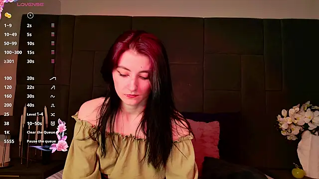 NicoleLuxe online show from April 29, 6:14 pm