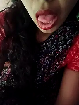 Royal hotti0011 online show from May 13, 7:37 am