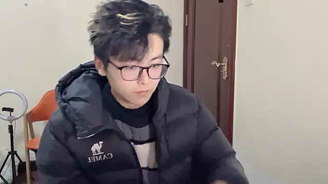 Snapshot of zijunzbzs chatting on February 5, 10:22 am zijunzbzs online show from February 5, 10:22 am