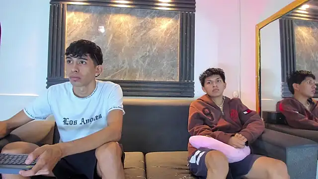 Snapshot of biig_boy chatting on February 19, 8:17 pm biig boy online show from February 19, 8:17 pm