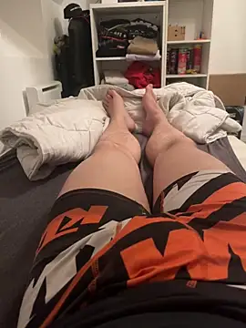 Snapshot of Enzo_2763 chatting on June 6, 9:53 pm Enzo 2763 online show from June 6, 9:53 pm