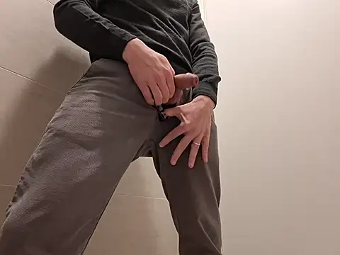 Luca282828 online show from March 13, 9:03 am