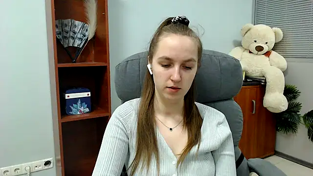 Nessi-Morris online show from February 9, 8:23 am