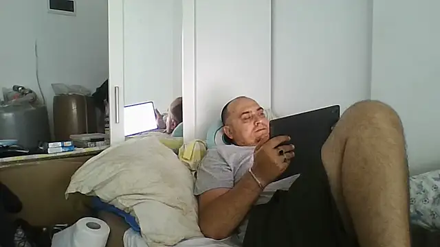 Snapshot of vitalik66679 chatting on June 18, 5:17 am vitalik66679 online show from June 18, 5:17 am