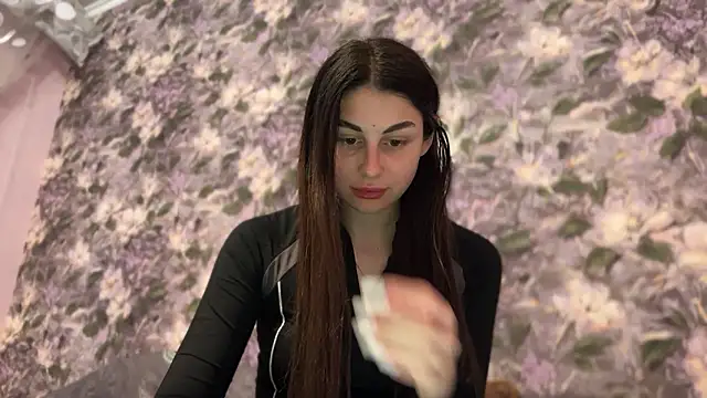 LiluMartiznir online show from April 6, 6:53 pm