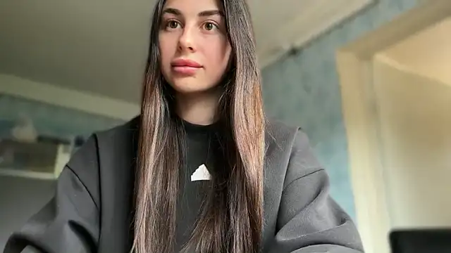 LiluMartiznir online show from June 2, 11:32 am