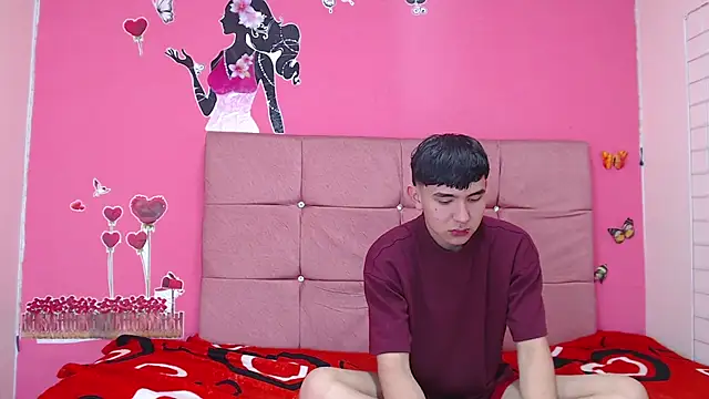 massimoferrera303av online show from February 11, 6:52 pm