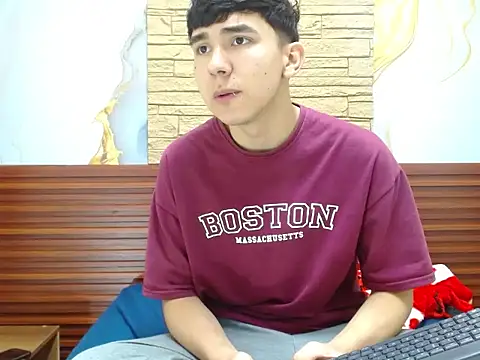 massimoferrera303av online show from February 25, 7:47 pm