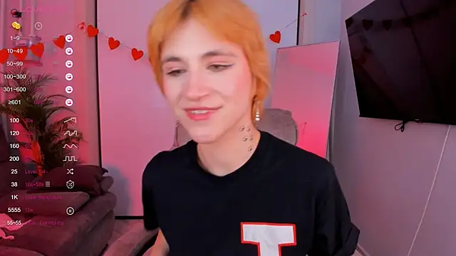 AutumnWhisper online show from April 8, 3:35 pm