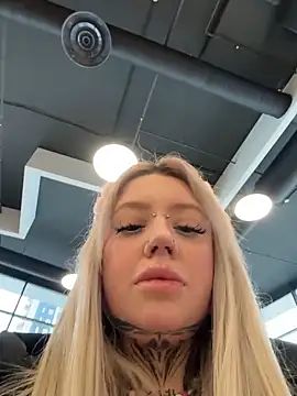 Snapshot of Chiibi chatting on February 11, 8:36 am Chiibi online show from February 11, 8:36 am