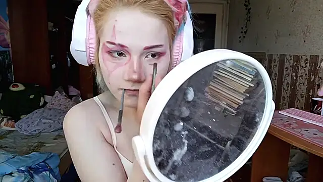 KathernSaulters online show from February 21, 7:10 am