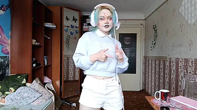 KathernSaulters online show from February 20, 6:48 am