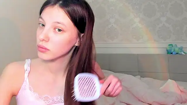 zerelle online show from February 9, 9:40 am