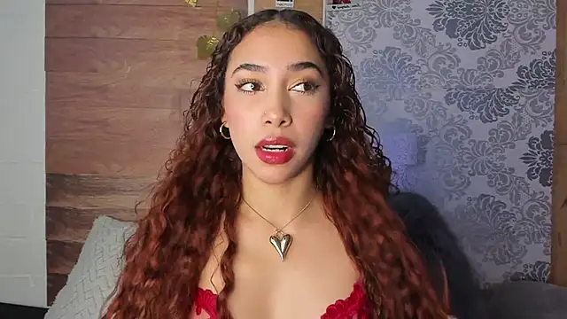 LiaHansson00 online show from April 13, 4:55 pm