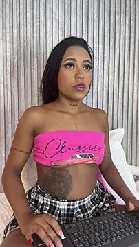 Snapshot of Alahia_Betancurr chatting on February 3, 12:54 pm Alahia Betancurr online show from February 3, 12:54 pm