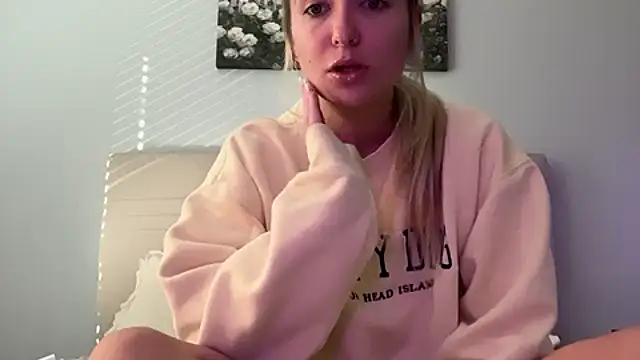Snapshot of kelseyblu chatting on June 3, 11:09 pm kelseyblu online show from June 3, 11:09 pm