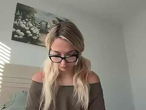 kelseyblu online show from April 13, 10:58 pm