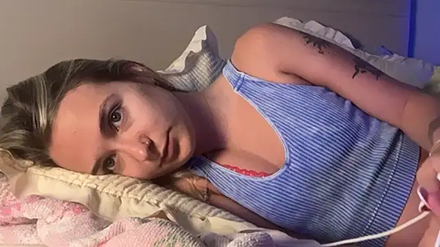 Snapshot of kelseyblu chatting on June 6, 11:32 pm kelseyblu online show from June 6, 11:32 pm