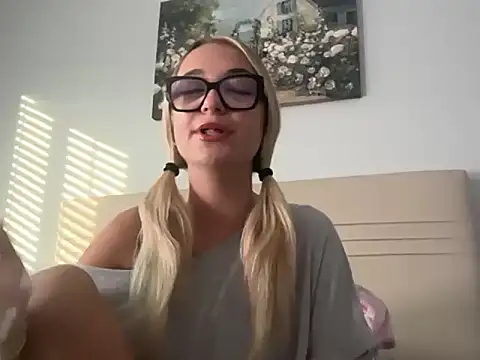 kelseyblu online show from April 8, 10:55 pm