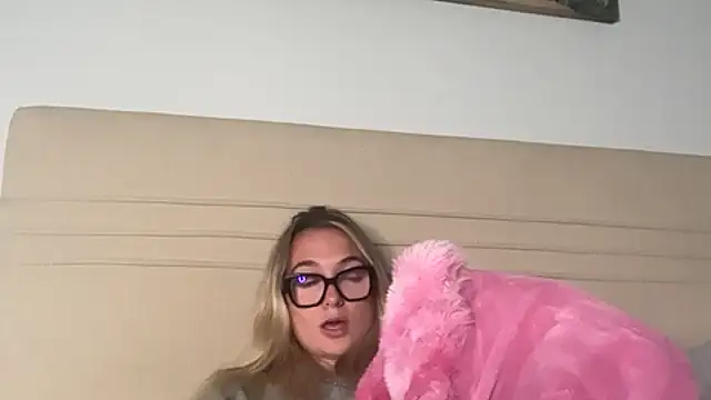 kelseyblu online show from May 26, 11:36 pm
