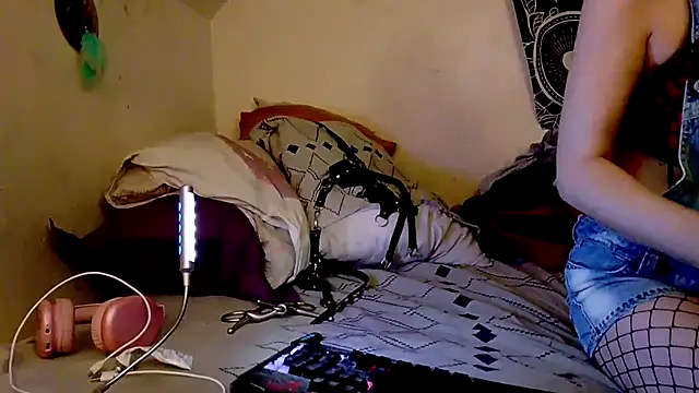 TwoSEXaddicts online show from May 6, 1:48 pm