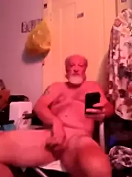 Snapshot of Skippy2420 chatting on August 8, 8:43 am Skippy2420 online show from August 8, 8:43 am