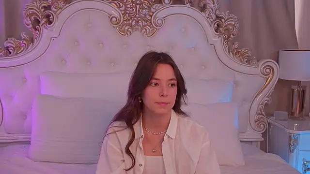 AlisseMoore online show from April 24, 7:21 am