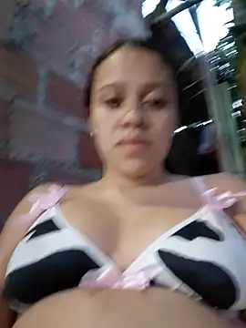 Snapshot of lachiki_plus chatting on May 27, 11:12 pm lachiki plus online show from May 27, 11:12 pm