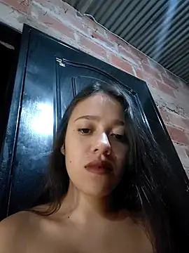 Snapshot of lachiki_plus chatting on February 7, 10:34 am lachiki plus online show from February 7, 10:34 am