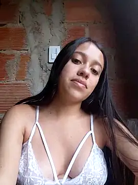 Snapshot of lachiki_plus chatting on February 6, 10:17 pm lachiki plus online show from February 6, 10:17 pm