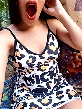 Snapshot of lachiki_plus chatting on February 19, 11:40 am lachiki plus online show from February 19, 11:40 am