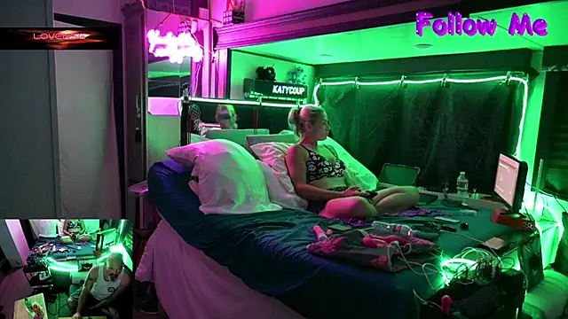 Katycouple69 online show from May 17, 7:58 pm