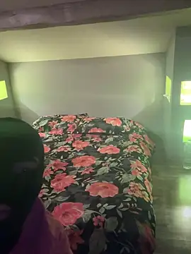 joujou95012 online show from February 7, 7:44 pm