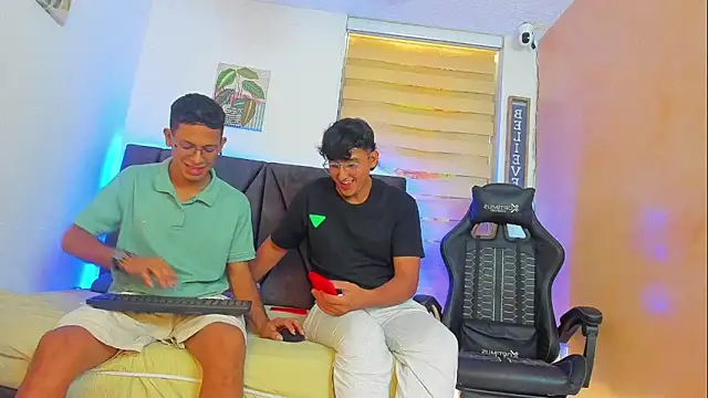 Snapshot of StellayDrake chatting on March 2, 1:40 pm StellayDrake online show from March 2, 1:40 pm